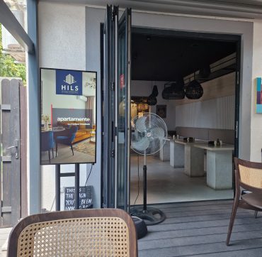 Reteaua Digitala DOOH Indoor - Neighbours Kitchen & Coffee