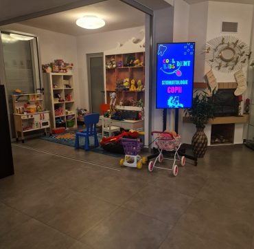 Reteaua Digitala DOOH Indoor - Cool Kids Dent